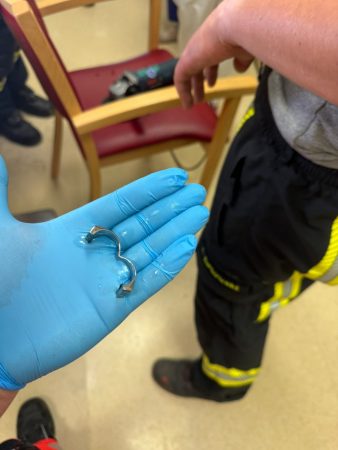 H 1 Fingerring entfernen